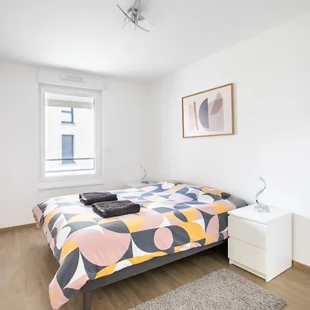 Апартаменты Superbe T3 Neuf Avec Balcon & Parking *