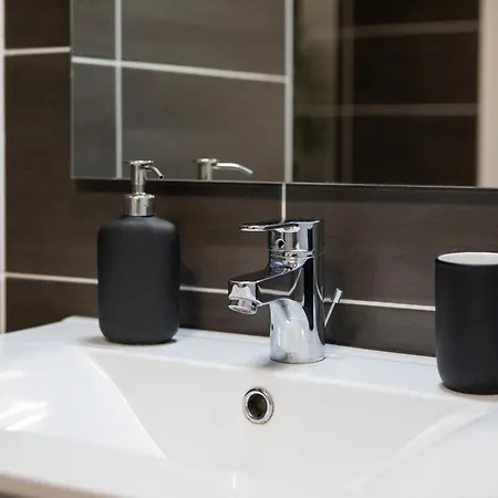 Superbe T3 Neuf Avec Balcon & Parking 公寓