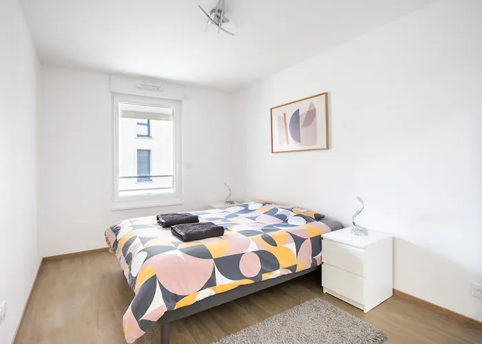 公寓 Superbe T3 Neuf Avec Balcon & Parking *