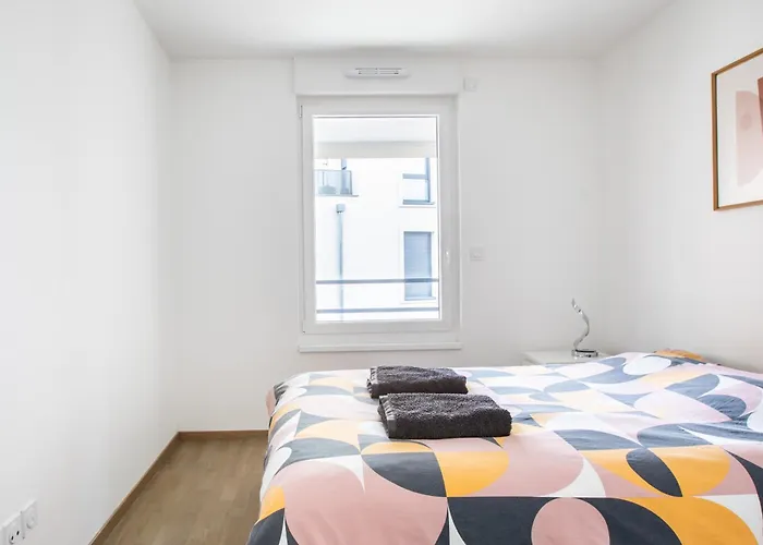 Superbe T3 Neuf Avec Balcon & Parking 公寓